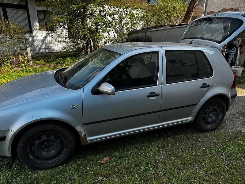 Gebraucht VW Golf IV 75 PS (55 kW) 2001 Silber Kleinwagen