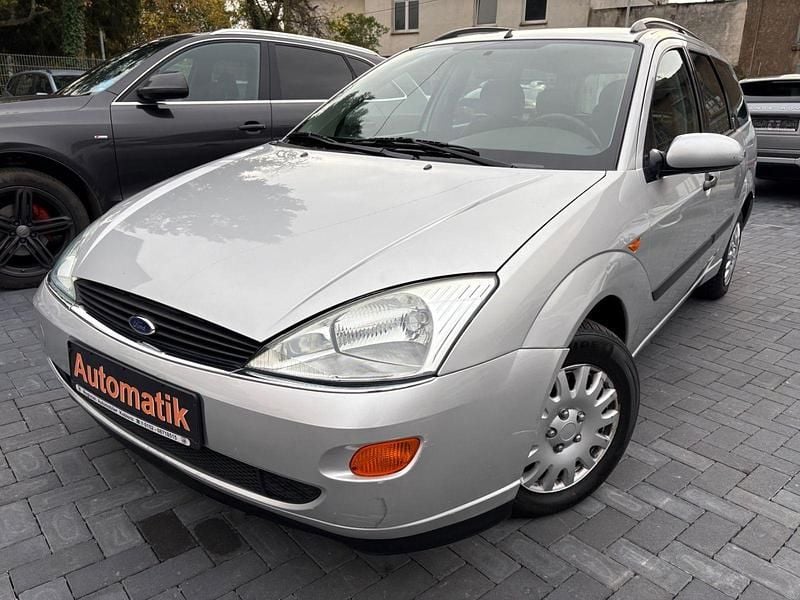 Silber Gebraucht 2000 Ford Focus Ghia Kombi | 2.999 € (Fairer Preis) - Bild 1/4