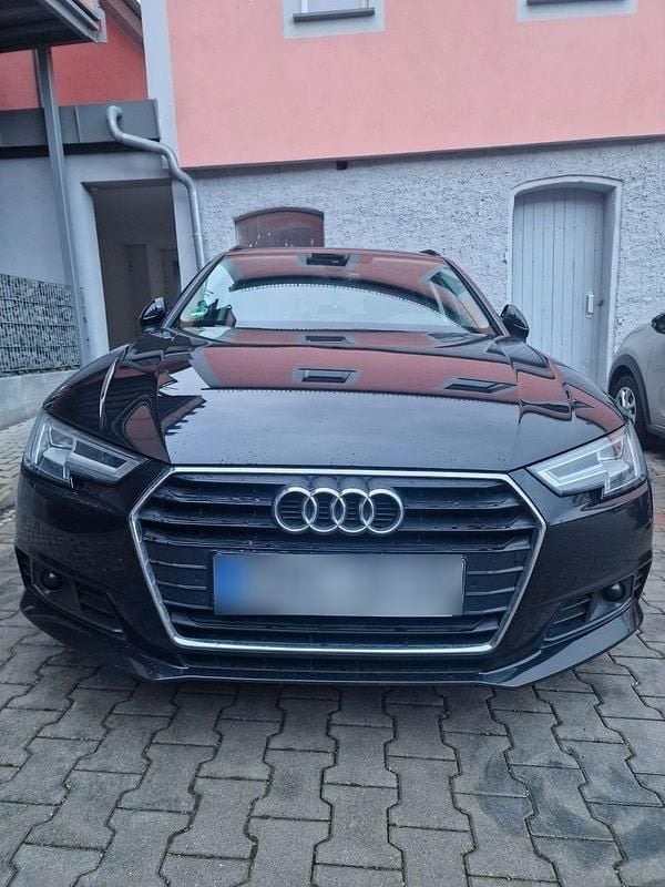 Gebraucht Audi A4 150 PS (110 kW) 2018 Schwarz Kombi