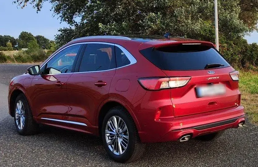Gebraucht Ford Kuga Vignale 150 PS (110 kW) 2023 Rot SUV