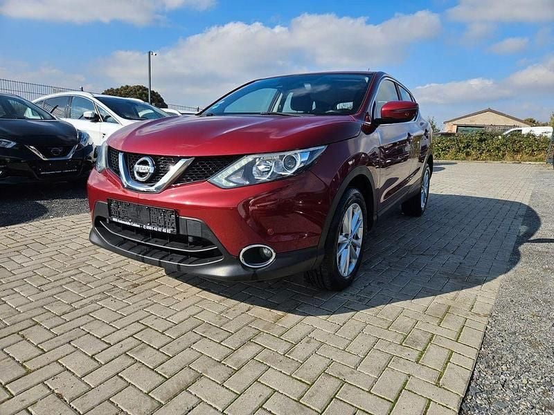 Alizarin crimson Gebraucht 2016 Nissan Qashqai Acenta SUV | 7.950 € (Superpreis) - Bild 1/4