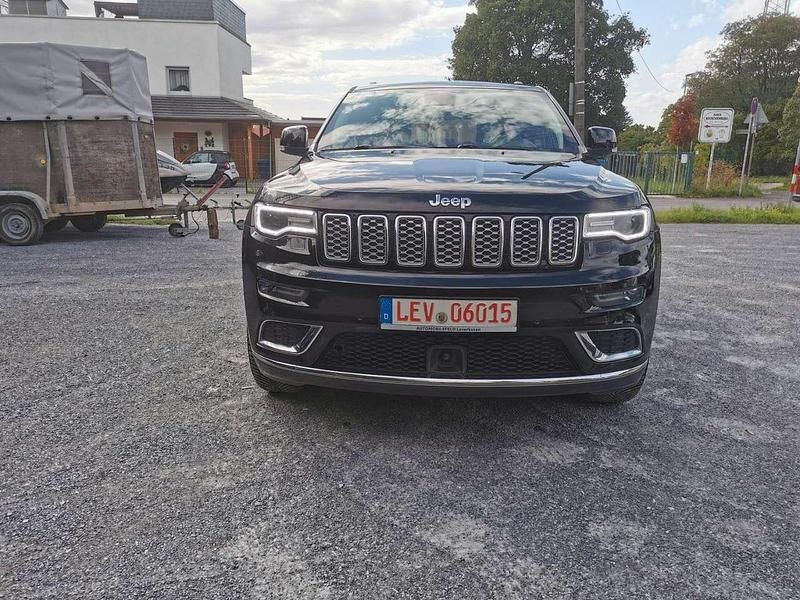 Gebraucht Jeep Grand Cherokee Summit 250 PS (183 kW) 2019 Diamond black crystal p/c SUV