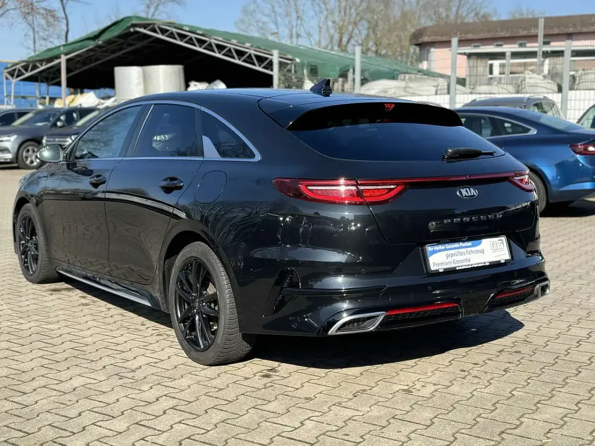 Gebraucht Kia ProCeed GT-Line 136 PS (100 kW) 2020 (1k) zilinaschwarz met. Kombi