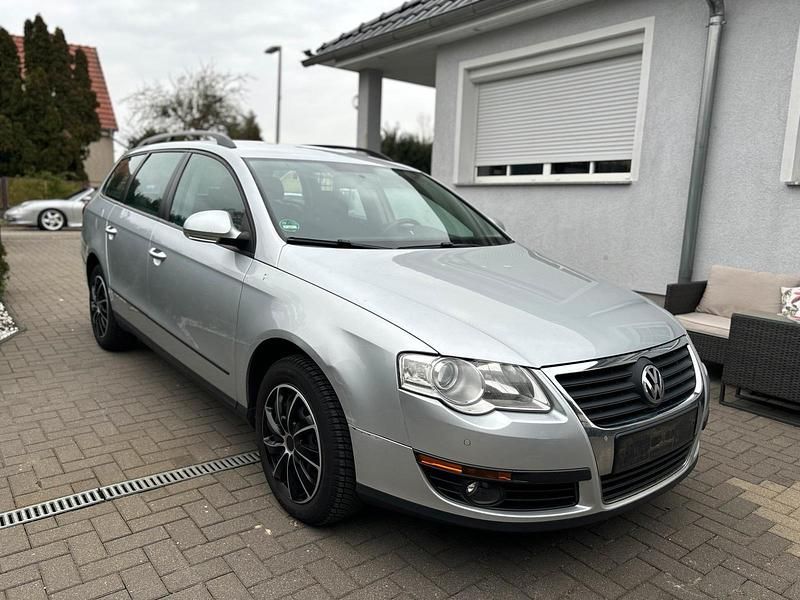 Gebraucht VW Passat 140 PS (102 kW) 2011 Silber Kombi