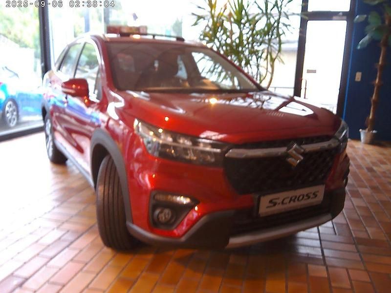 Gebraucht Suzuki SX4 S-Cross Comfort+ 129 PS (94 kW) 2025 Rot SUV