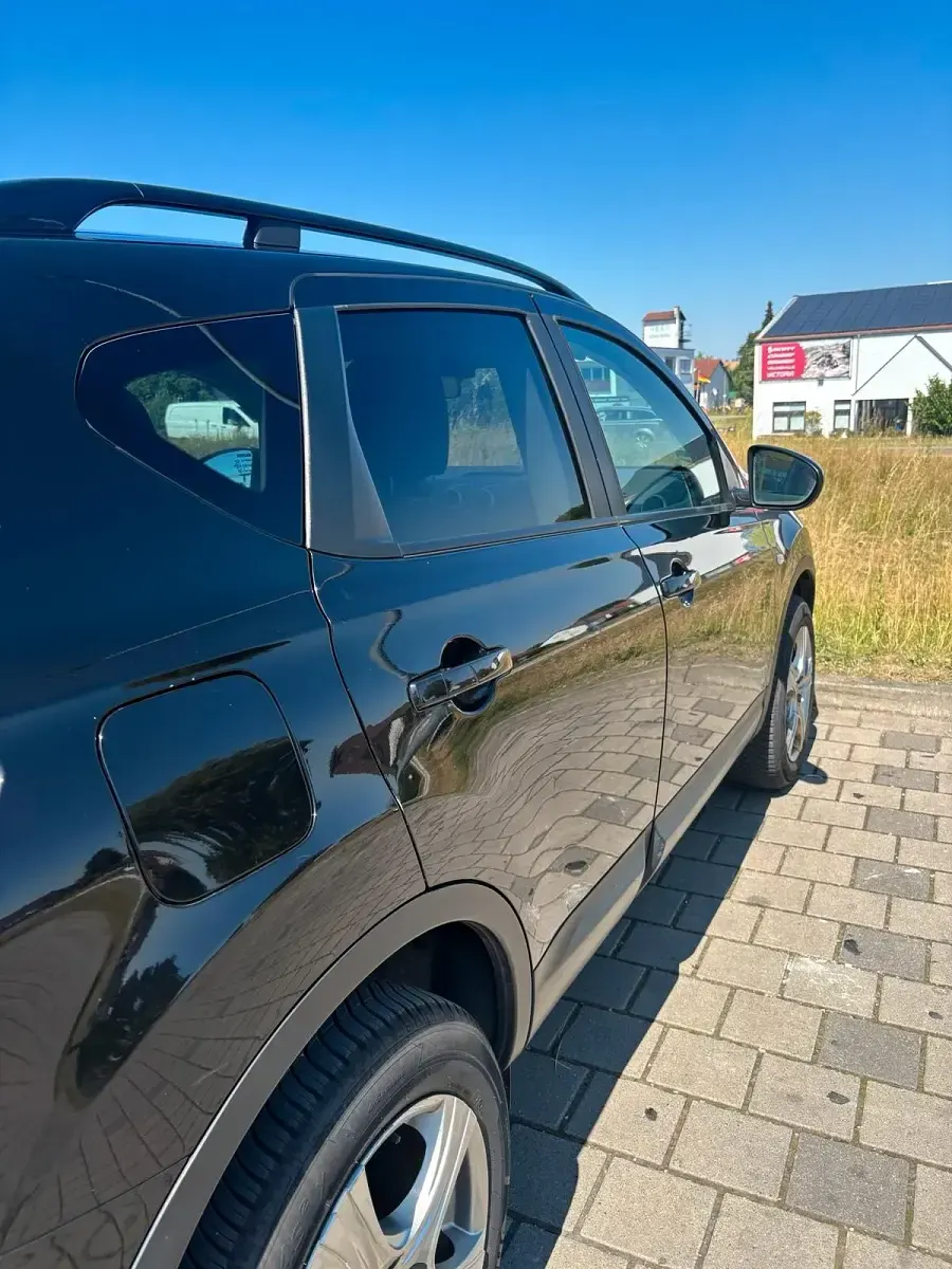 Gebraucht Nissan Qashqai 141 PS (103 kW) 2013 Schwarz SUV