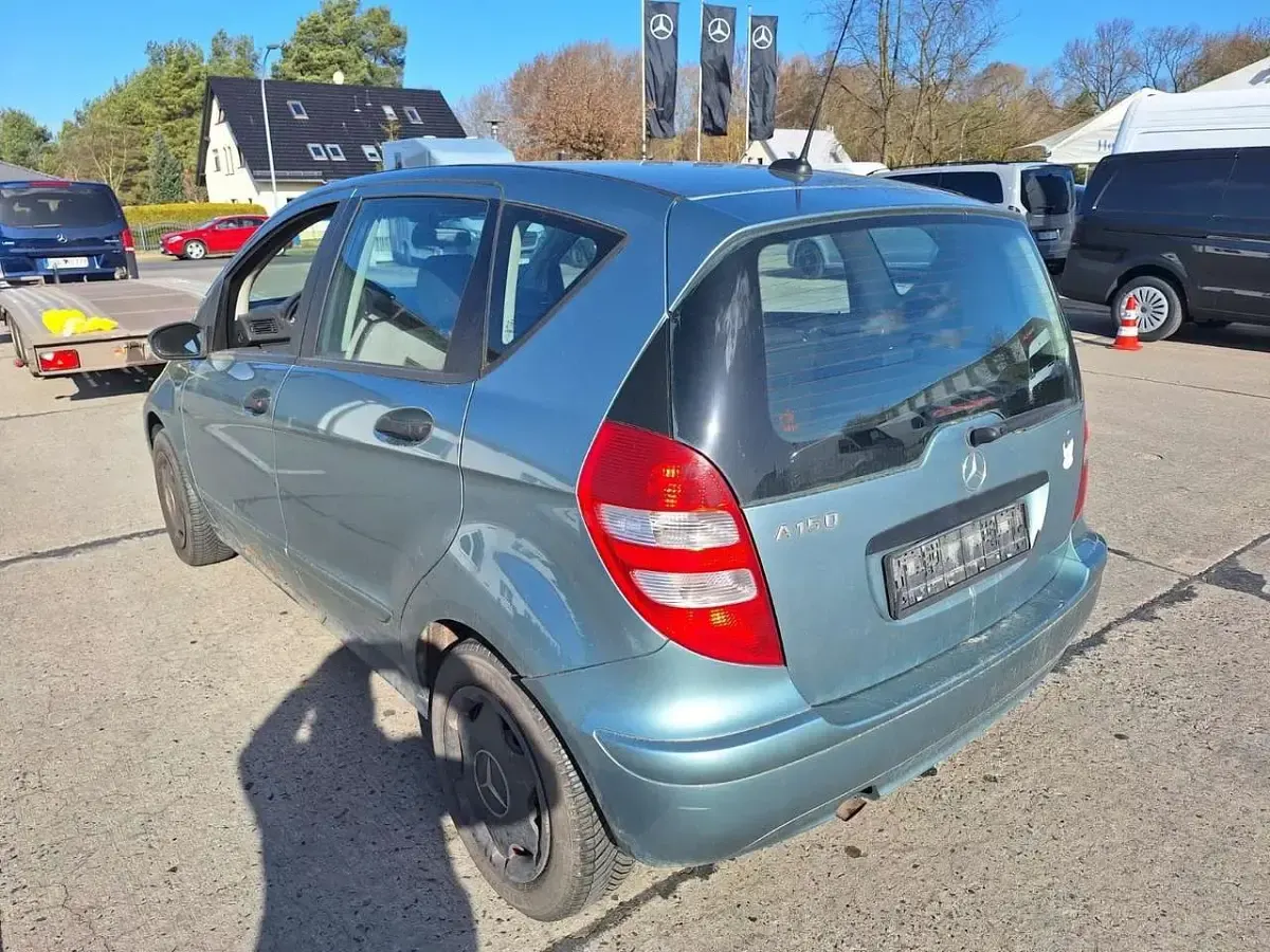 Gebraucht Mercedes A150 95 PS (69 kW) 2005 Quellblau Kleinwagen