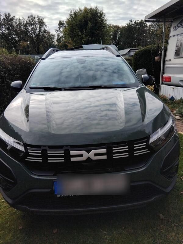 Grün Gebraucht 2023 Dacia Jogger Extreme Kombi | 19.999 € (Fairer Preis) - Bild 1/4