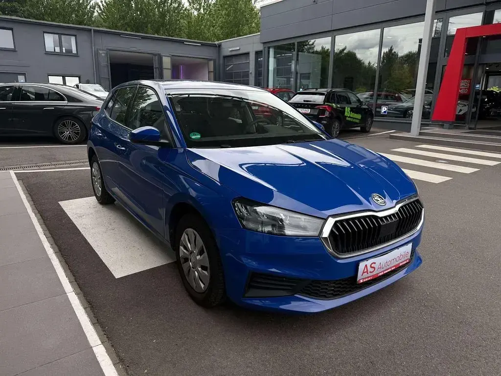 Gebraucht Skoda Fabia Easy 65 PS (47 kW) 2022 Energy blau Kleinwagen