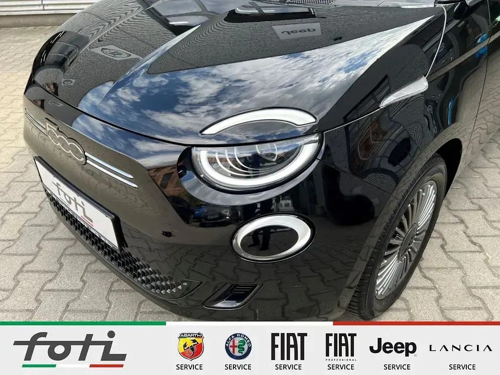 Second-hand Fiat 500e Icon 86 kW (118 CP) 2022 Negru Hatchback