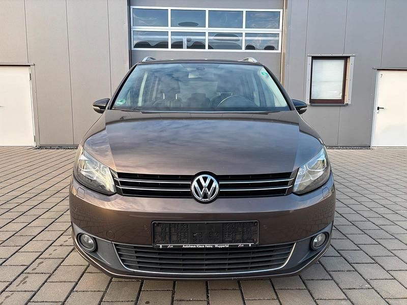 Gebraucht VW Touran Match 105 PS (77 kW) 2012 Braun Van / Kleinbus