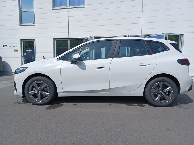 Gebraucht BMW 216 Active Tourer 122 PS (89 kW) 2024 Weiß Van / Kleinbus