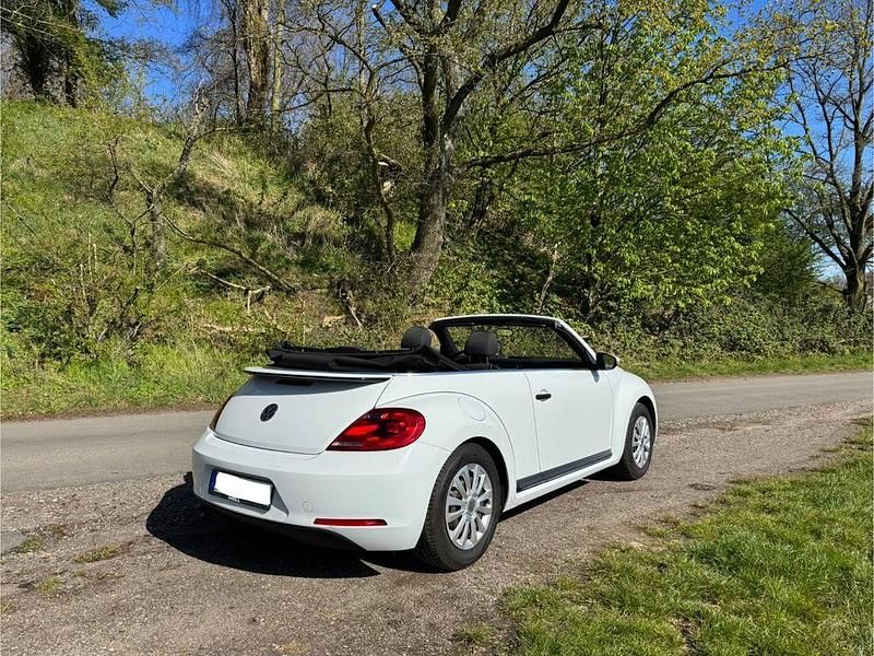 Gebraucht VW Beetle 105 PS (77 kW) 2016 Weiß Kleinwagen
