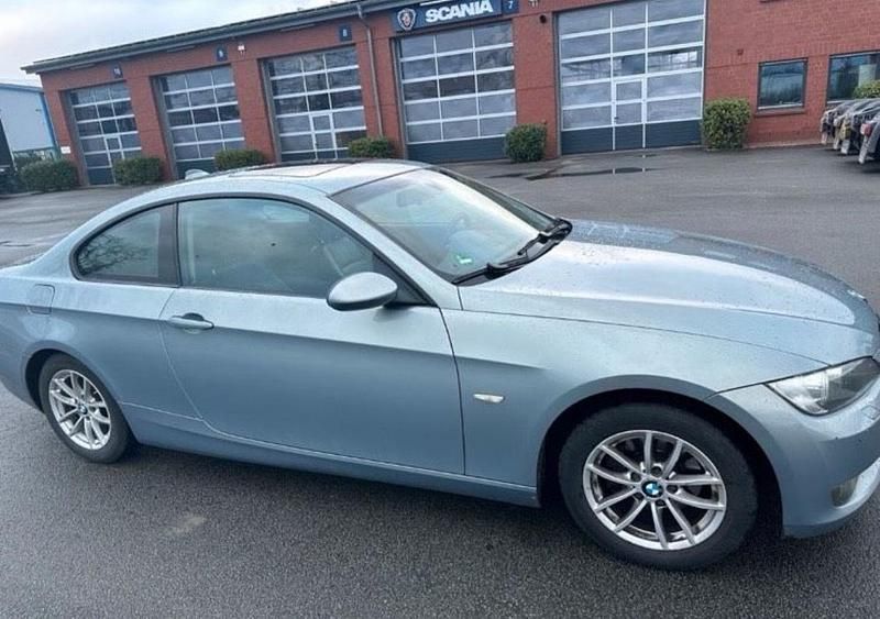Blau Gebraucht 2007 BMW 320 Coupé | 6.500 € (Fairer Preis) - Bild 1/4