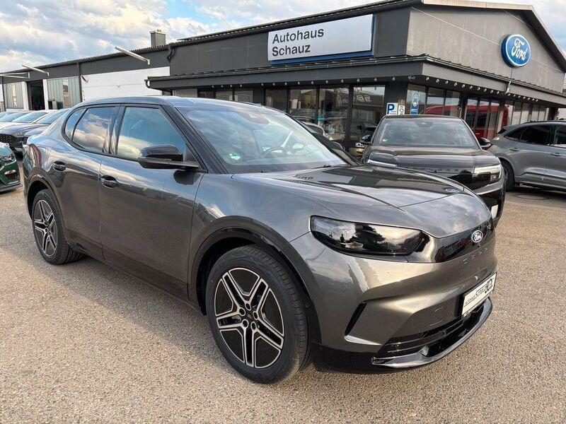 Grau Gebraucht 2025 Ford Capri Premium SUV | 46.500 € (Teuer) - Bild 1/4