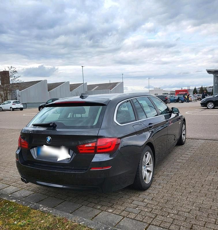 Gebraucht BMW 520 184 PS (135 kW) 2012 Schwarz Kombi
