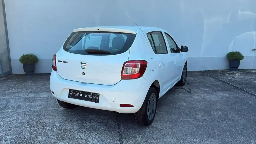 Gebraucht Dacia Sandero Lauréate 90 PS (66 kW) 2014 Weiß Limousine