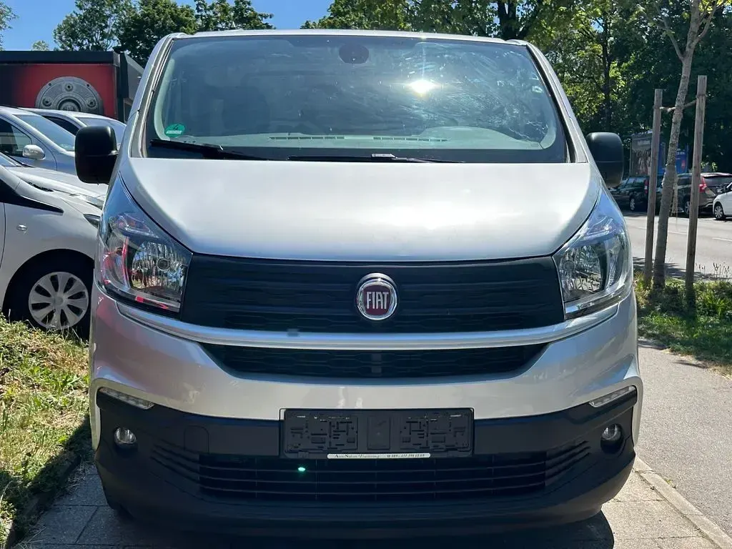 Gebraucht Fiat Talento 120 PS (88 kW) 2021 Silber Van / Kleinbus