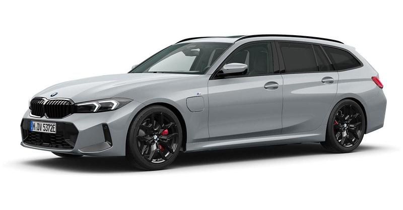 Grau Gebraucht 2024 BMW 330e Comfort Edition Kombi | 51.044 € - Bild 1/4