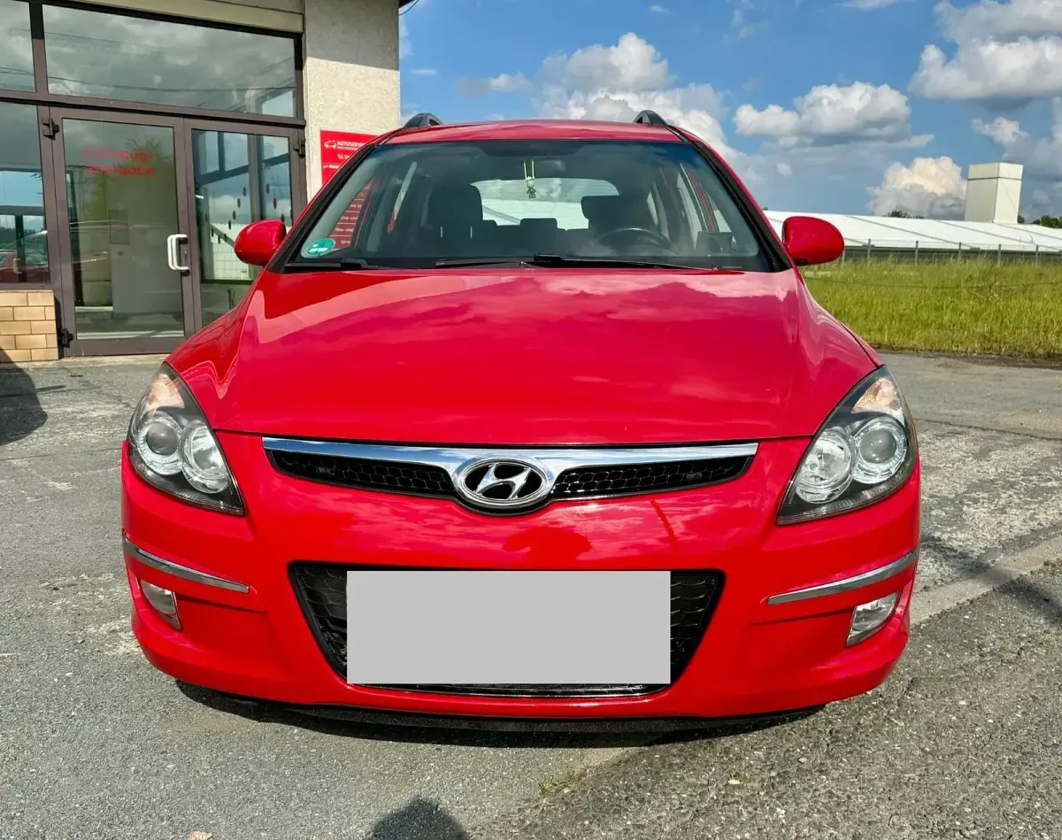 Gebraucht Hyundai i30 90 PS (66 kW) 2010 Rot Kombi