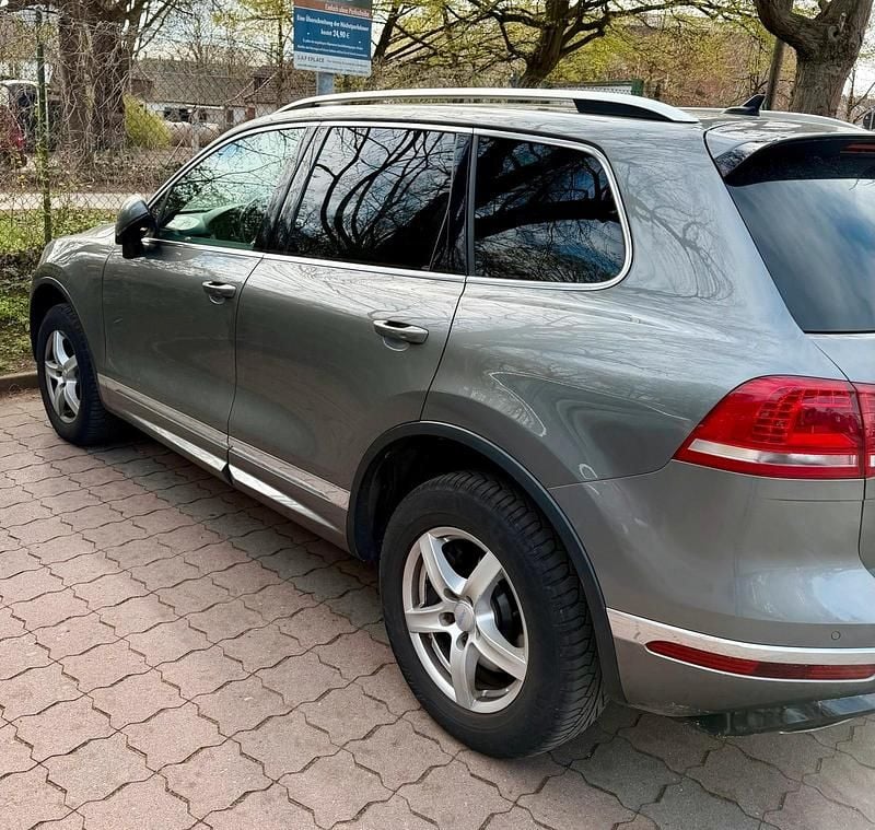 Gebraucht VW Touareg R-line 262 PS (192 kW) 2017 Grau SUV