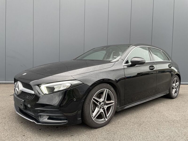 Schwarz Gebraucht 2022 Mercedes A180 AMG Limousine | 22.950 € (Guter Preis) - Bild 1/4