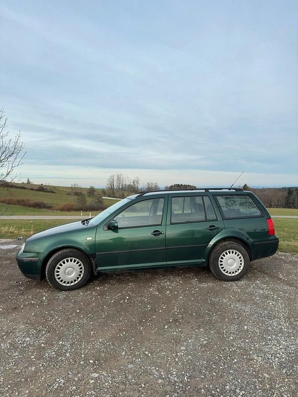 Gebraucht VW Golf IV 101 PS (74 kW) 2002 Grün Kombi