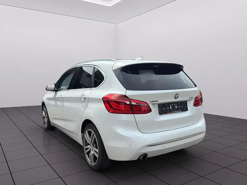 Gebraucht BMW 218 Luxury Line 150 PS (110 kW) 2016 Weiß Van / Kleinbus