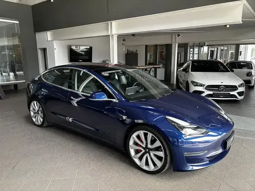 Usado Tesla Model 3 258 kW (351 CV) 2019 Azul Berlina
