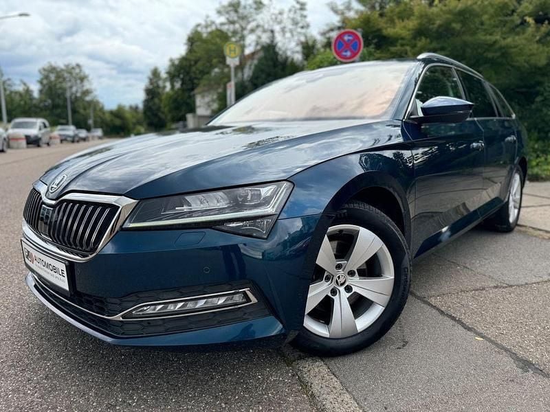 Blau Gebraucht 2020 Skoda Superb Style Kombi | 20.499 € (Superpreis) - Bild 1/4