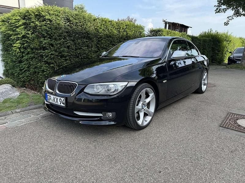 Gebraucht BMW 335 Cabriolet 306 PS (225 kW) 2012 Schwarz Cabrio