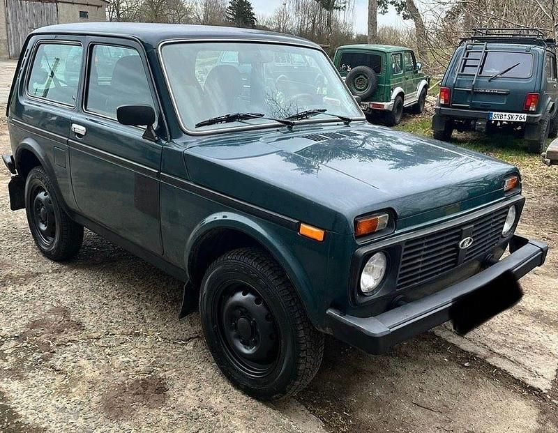 Gebraucht Lada niva 82 PS (60 kW) 2009 Grün SUV