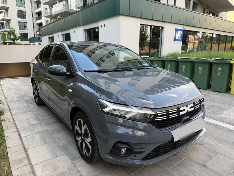 Grau Gebraucht 2024 Dacia Logan Limousine | 15.500 € (Superpreis) - Bild 1/4
