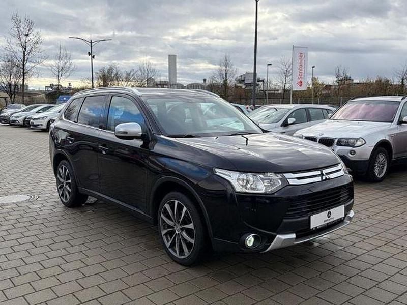 Gebraucht Mitsubishi Outlander Diamant Edition 150 PS (110 kW) 2015 Schwarz SUV