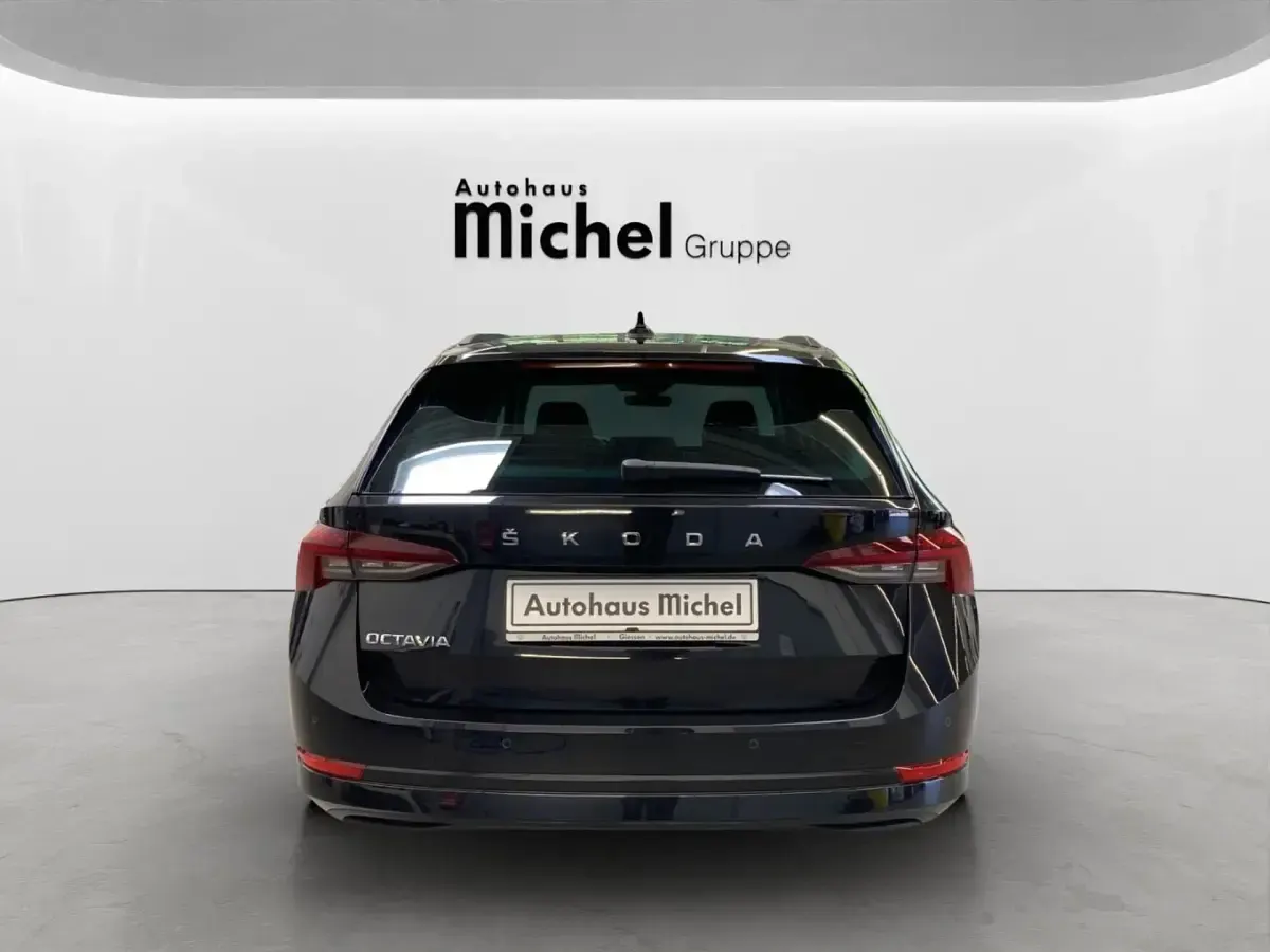 Gebraucht Skoda Octavia Ambition 150 PS (110 kW) 2023 Schwarz Kombi