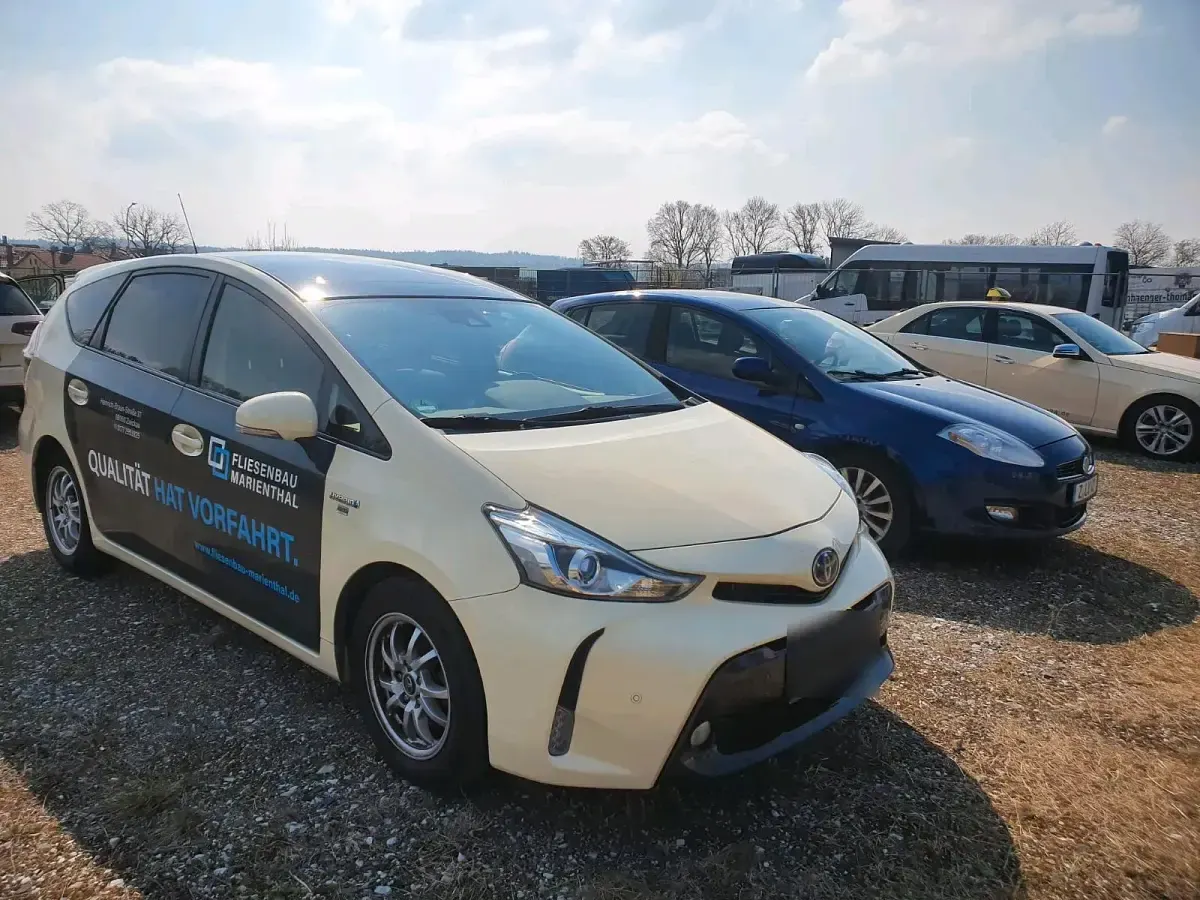 Gebraucht Toyota Prius Plus 99 PS (72 kW) 2018 Beige Kleinwagen
