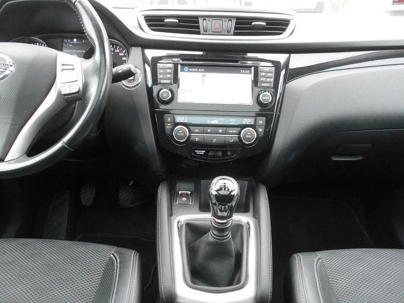 Gebraucht Nissan Qashqai Tekna 116 PS (85 kW) 2014 Schwarz SUV