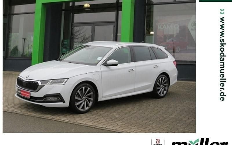 Weiß Gebraucht 2021 Skoda Octavia Style Kombi | 23.491 € (Fairer Preis) - Bild 1/4