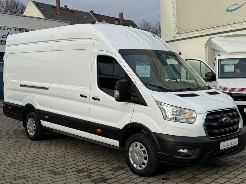 Weiß Gebraucht 2022 Ford Transit Limousine | 19.990 € (Guter Preis) - Bild 1/4