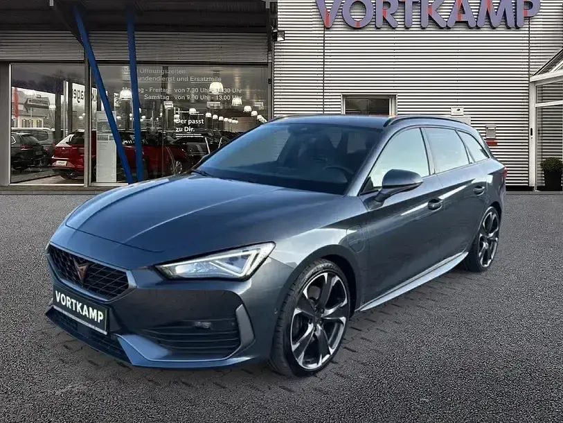Second-hand Cupra Leon VZ 245 CP (180 kW) 2021 Gri Break
