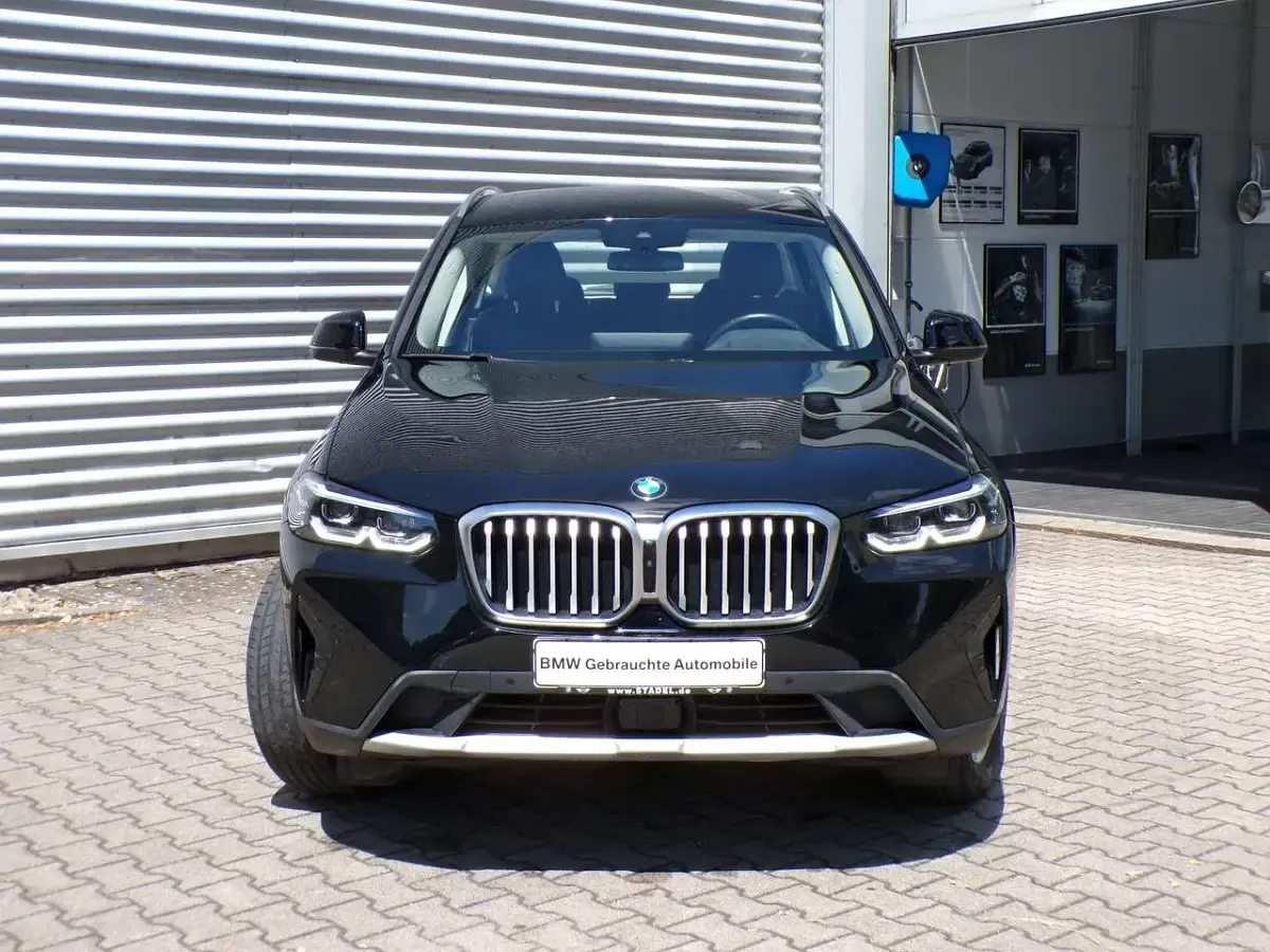 Gebraucht BMW X3 Sport Line 190 PS (139 kW) 2023 Schwarz SUV