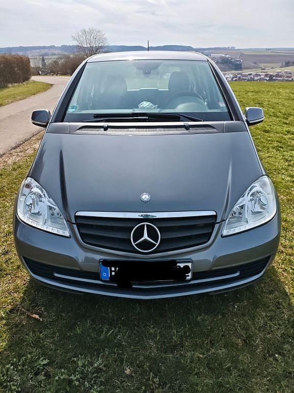 Gebraucht Mercedes A160 95 PS (69 kW) 2012 Grau Van / Kleinbus