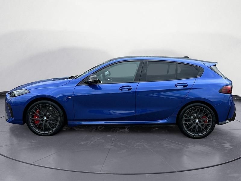 Neu BMW M135 Performance 300 PS (220 kW) 2025 Blau Kleinwagen
