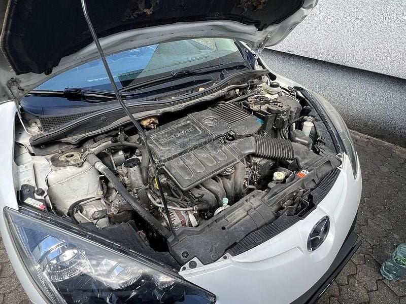 Gebraucht Mazda 2 Inclusive 103 PS (75 kW) 2012 Weiß Kleinwagen