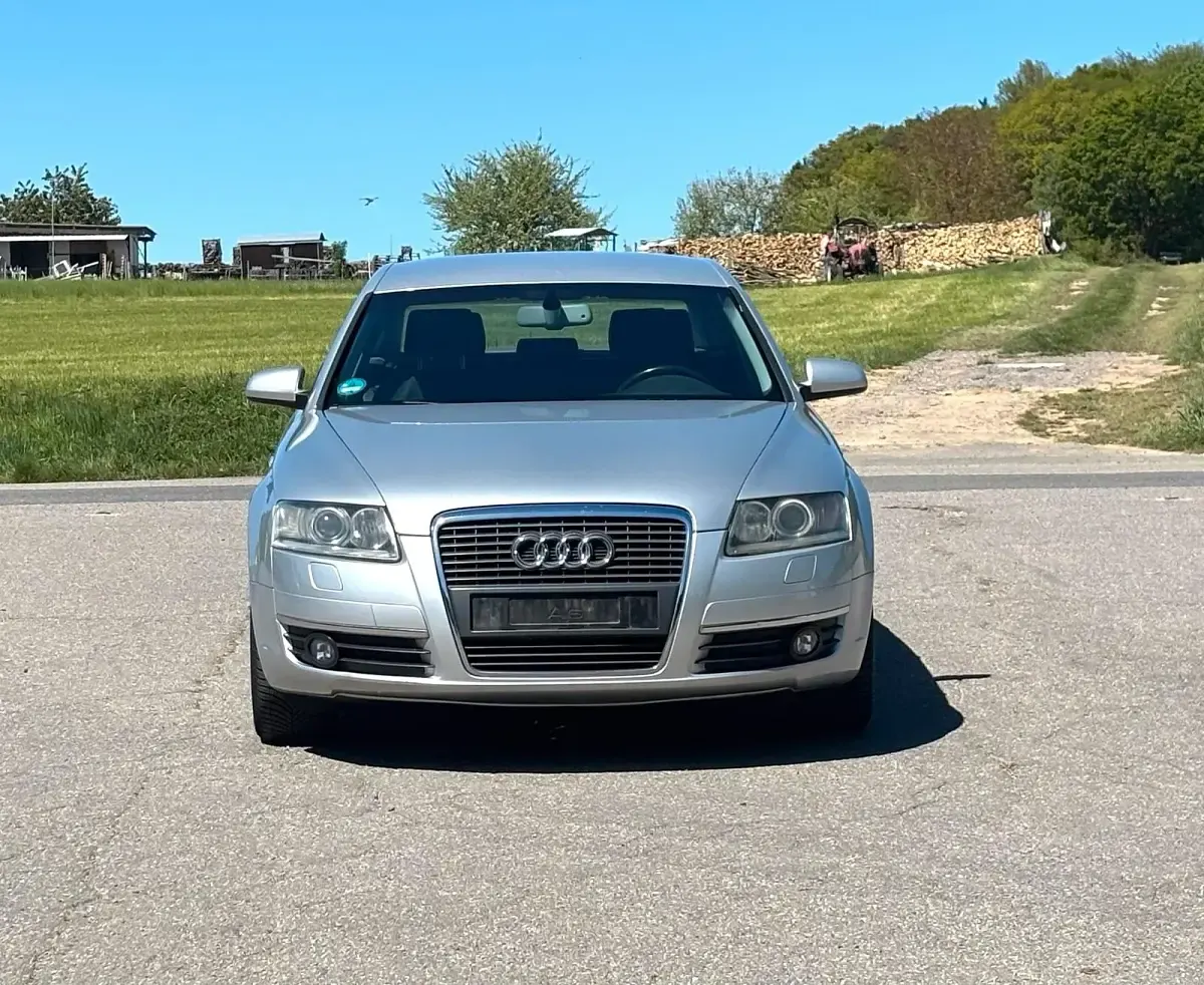 Second-hand Audi A6 177 CP (130 kW) 2004 Argintiu Berlinǎ