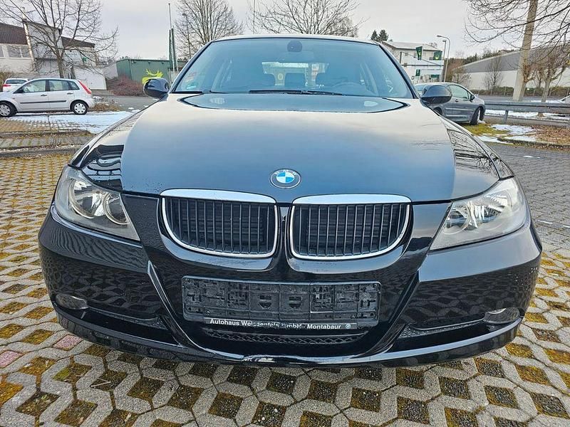 Gebraucht BMW 320 170 PS (125 kW) 2008 Schwarz Limousine
