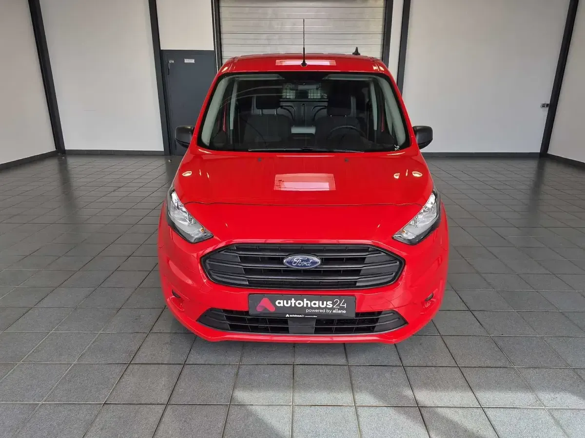 Gebraucht Ford Transit Trend 101 PS (74 kW) 2022 Rot Kleinwagen