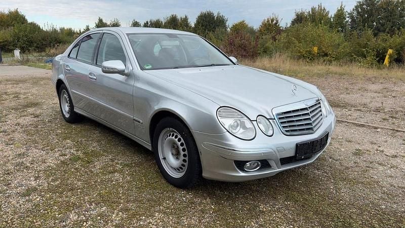 Gebraucht Mercedes E280 190 PS (139 kW) 2008 Silber Limousine