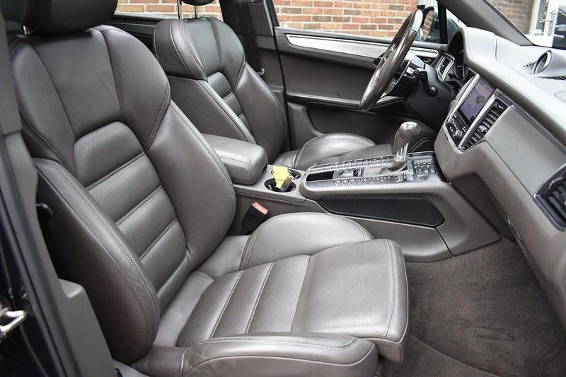 Gebraucht Porsche Macan Sport 258 PS (189 kW) 2018 Grau SUV