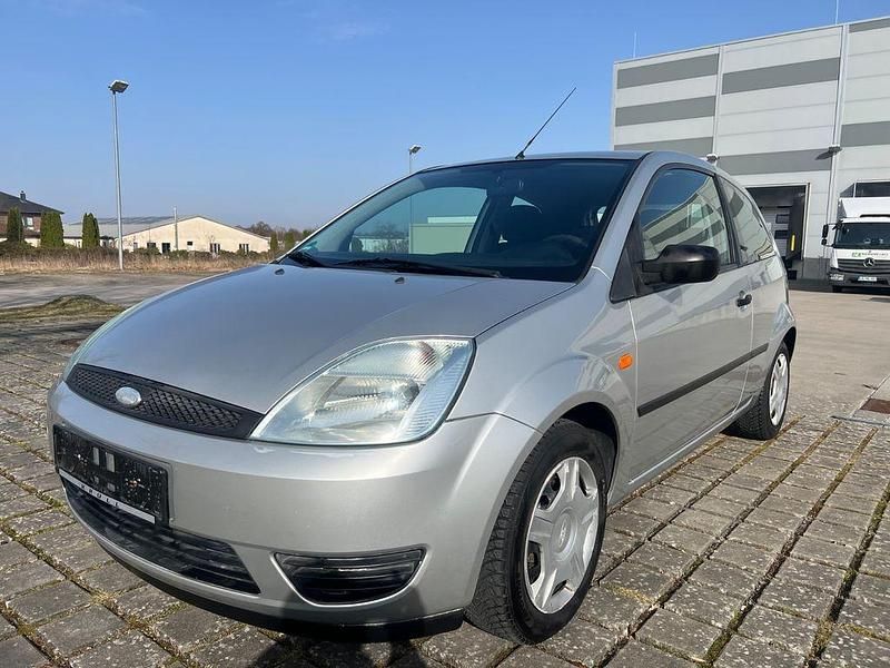 Gebraucht Ford Fiesta 69 PS (50 kW) 2005 Silber Kleinwagen